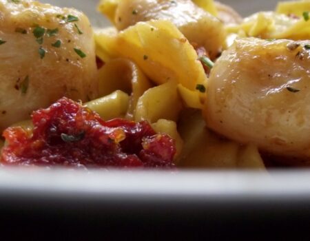 1137-scallops-lemon-pepper-pappardelle-and-sundried-tomatoes-1445098738