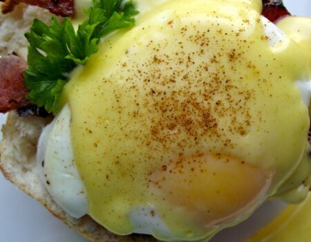 2224-eggs-benedict-brunch