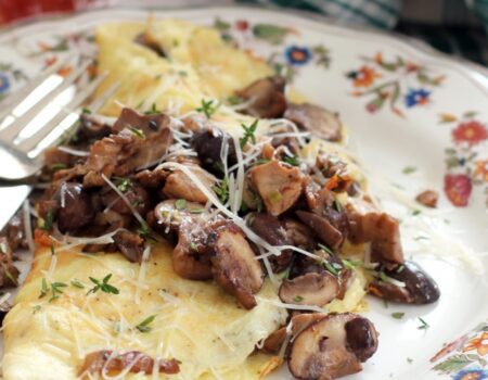 2450-chicken-and-mushroom-omelette