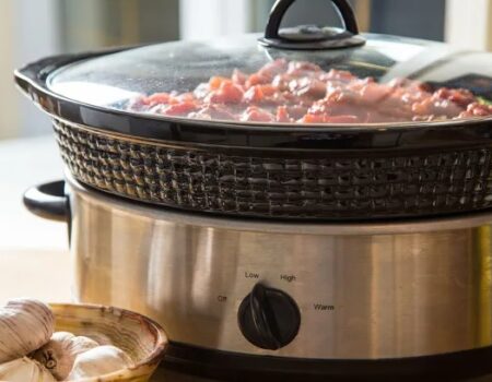 Slow cooker